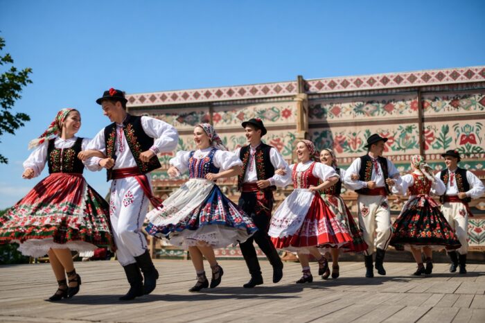 FOLKLORE FESTIVAL IN APULIA<br>15-19 April 2027
